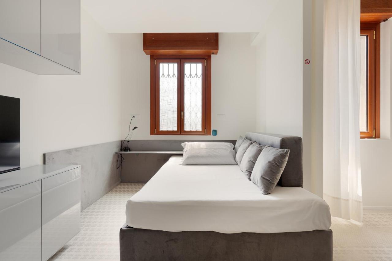 Milano Renovated Studio Apts Экстерьер фото