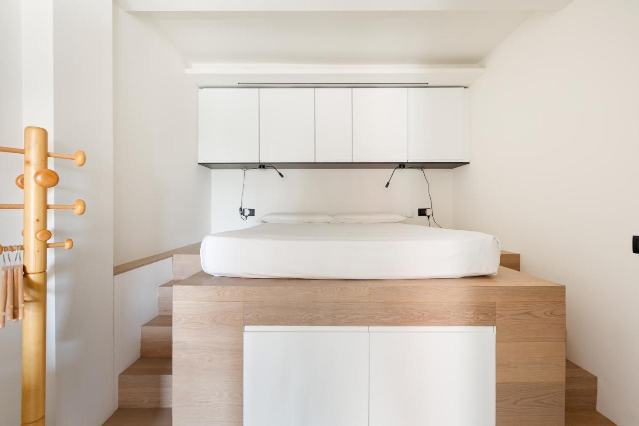Milano Renovated Studio Apts Экстерьер фото